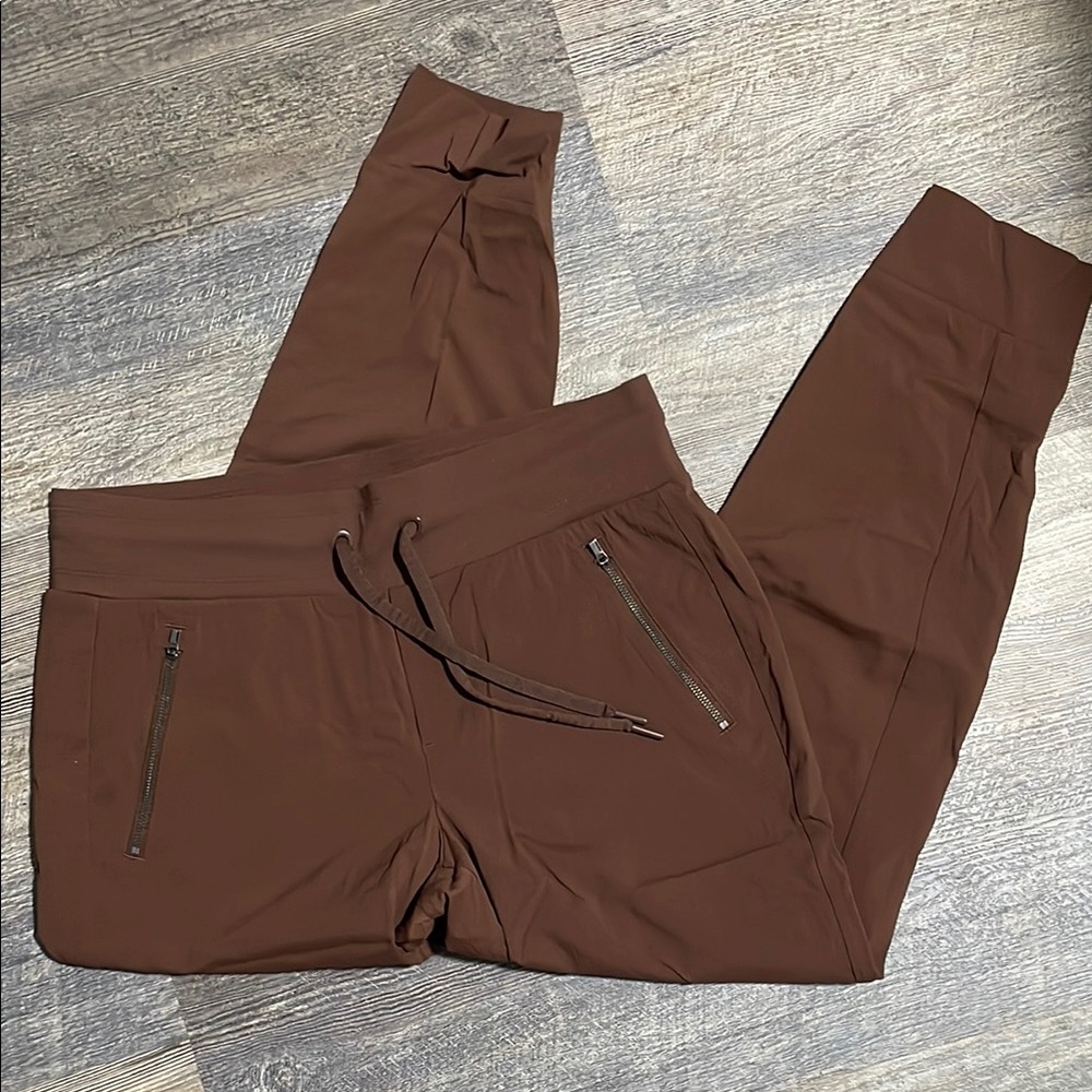 Athleta Trekkie North Jogger size 10